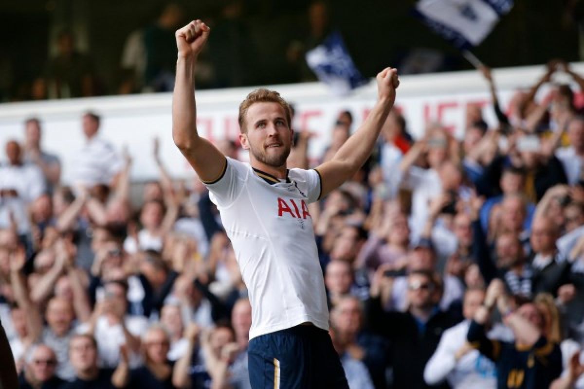 Tottenham gulung West Ham 3-2,  Aurier dikartu merah