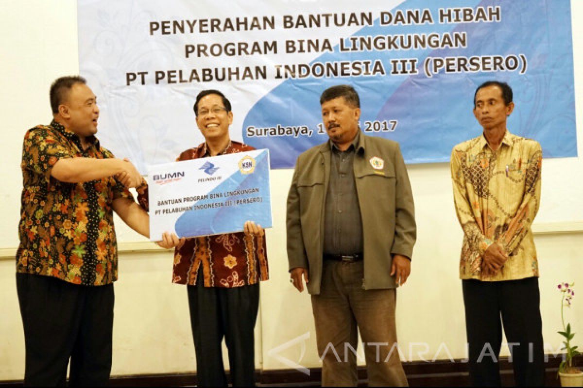 Pelindo III Salurkan Hibah Dana Lingkungan Rp1,31 Miliar