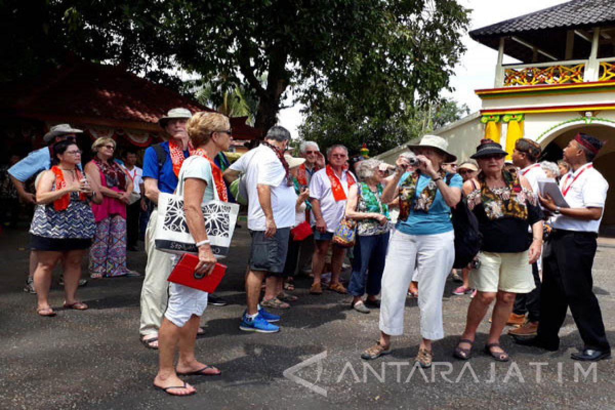 Ratusan Wisman Kunjungi Objek Wisata Sumenep (Video)