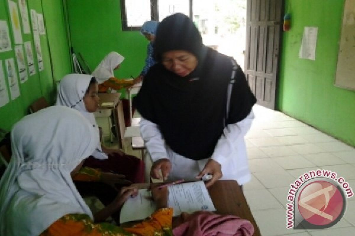 Siswa SDLB Ikuti Ujian Sekolah