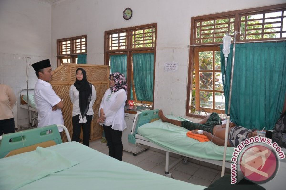 Bupati Lombok Barat Cek Kondisi Penderita Malaria 