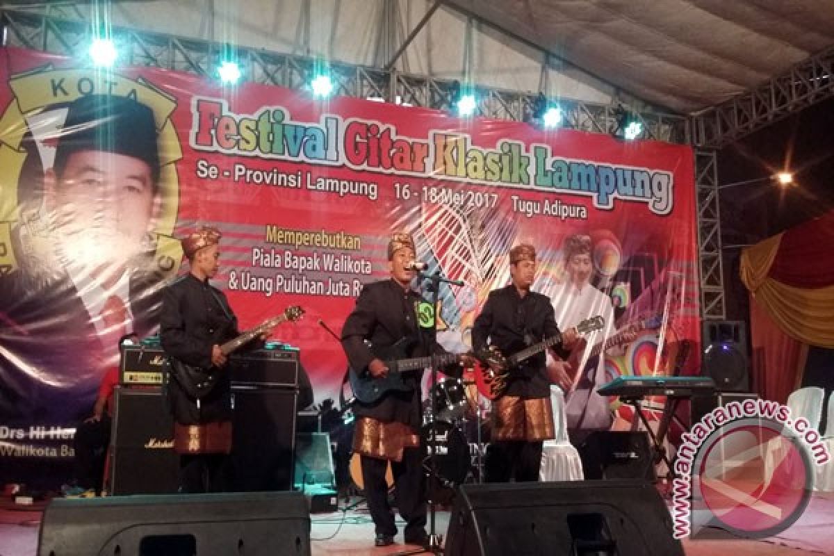 Puluhan Seniman Gitar Klasik Ikuti Festival Budaya  