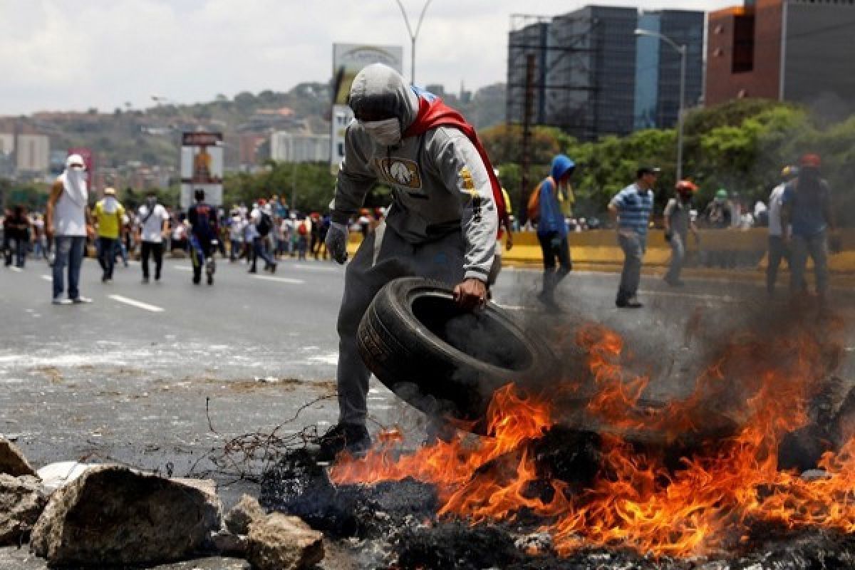 Pria di Venezuela ditembak mati saat kerusuhan krisis bahan pokok