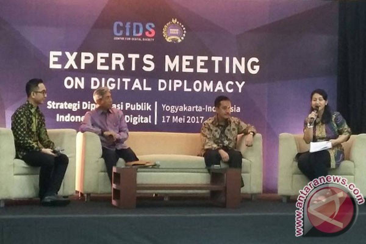 Kemlu-UGM kaji masa depan diplomasi digital 