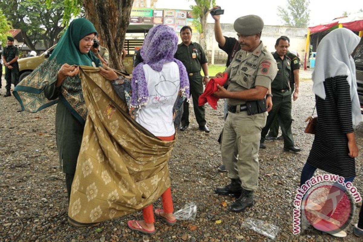 Wilayatul Hisbah melibatkan TNI/Polri razia busana