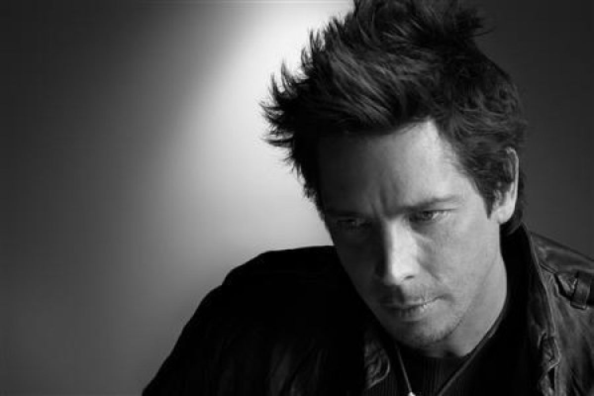 Brad Pitt akan produksi film dokumenter Chris Cornell