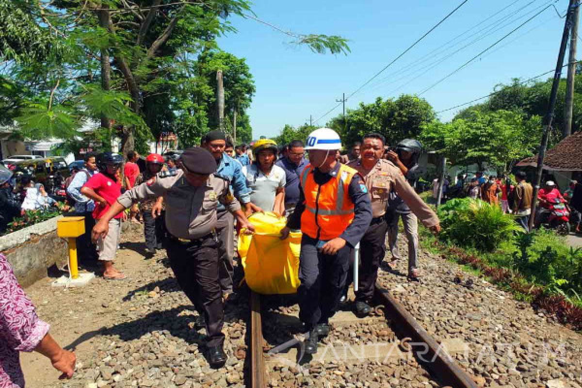 Seorang Warga Tewas Tersambar KA Penataran Dhoho