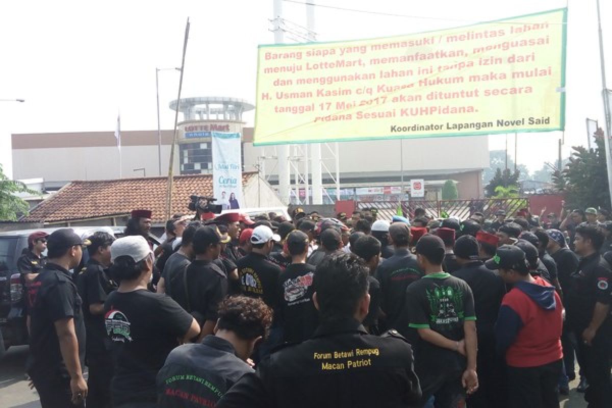 Lottemart Rawapanjang Bekasi diblokade ormas