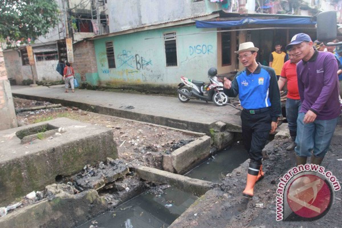 Wali Kota Palembang ajak masyarakat bersihkan lingkungan