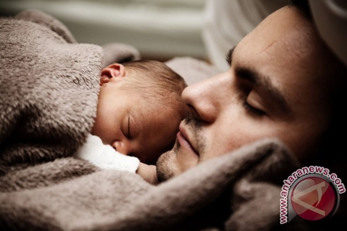 Benarkah pria 'telat' menikah hasilkan bayi bermasalah?
