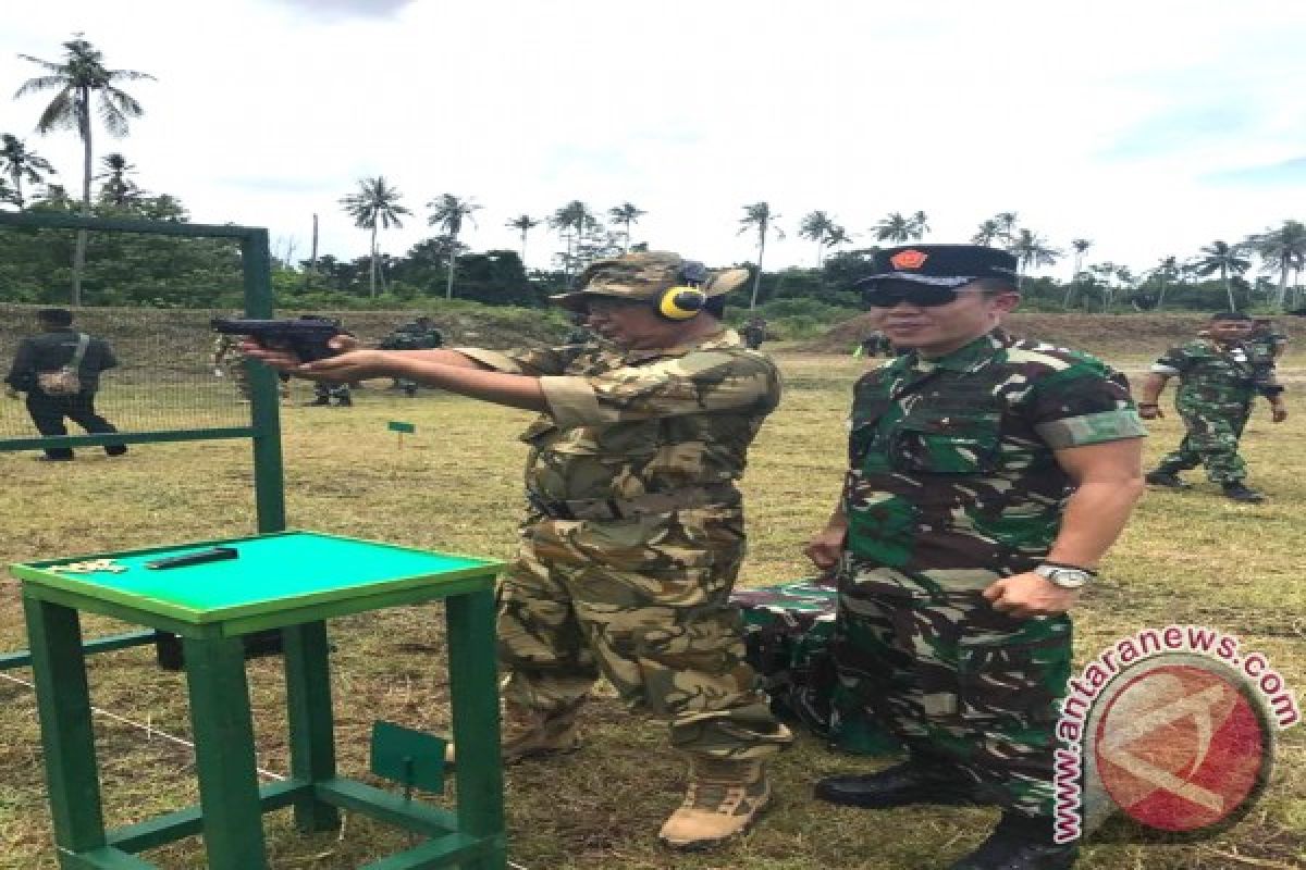 Gubernur Kalsel Ikuti Latihan Menembak Di Natuna 