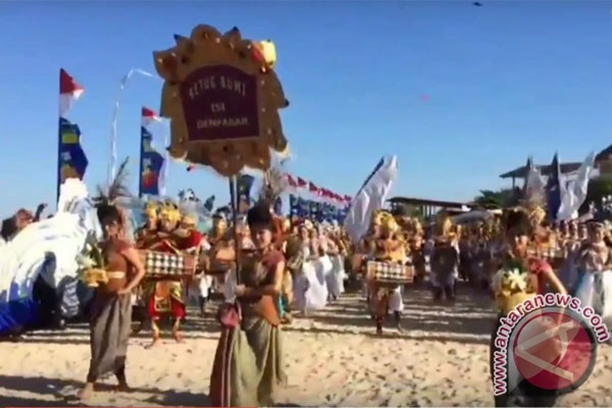 250 Seniman ISI Denpasar Meriahkan Bahari Festival (video)
