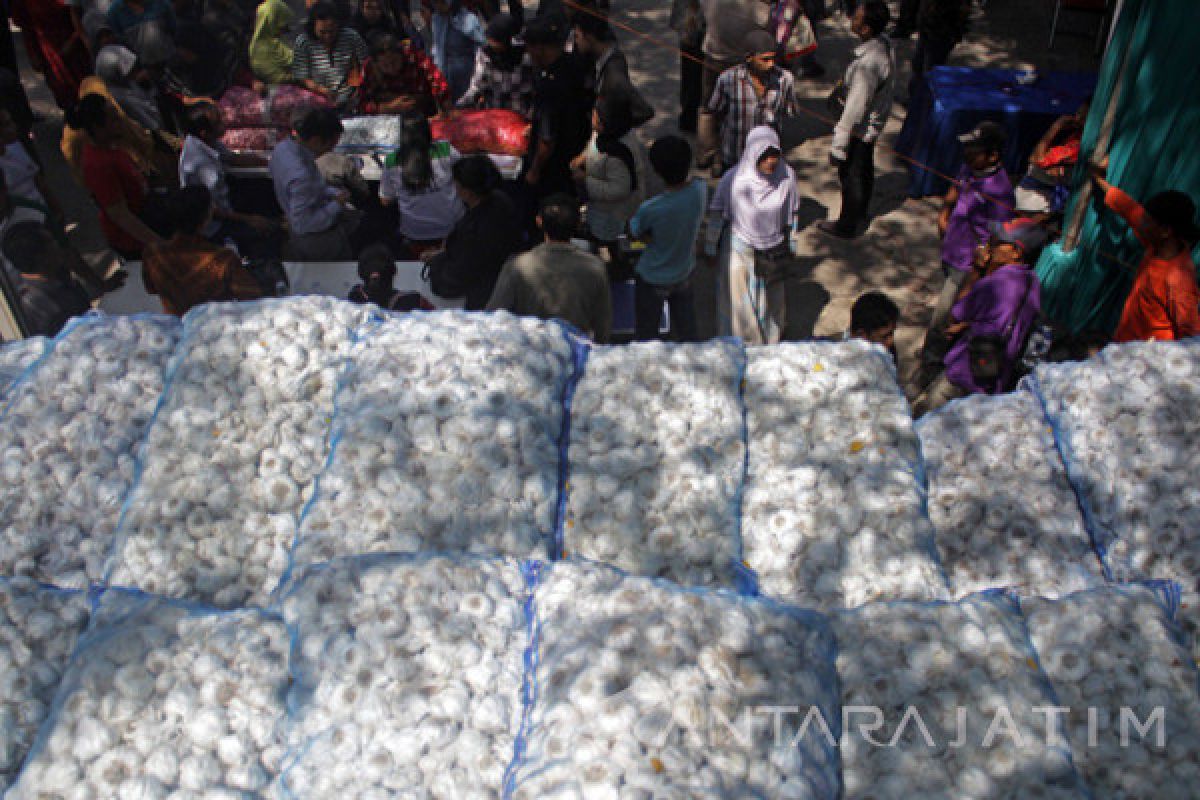 Operasi pasar sempat turunkan harga bawang putih di Pasar Wonokromo