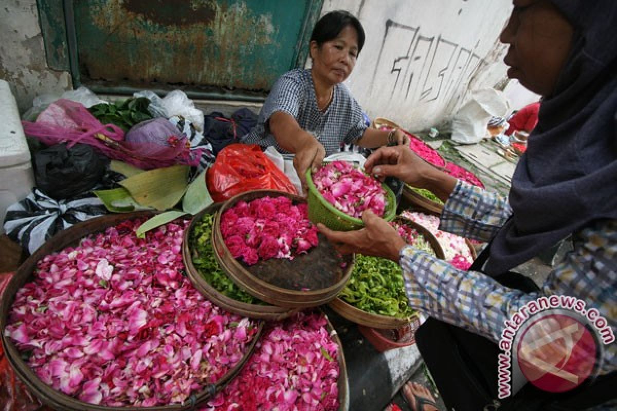 Pedagang bunga ziarah Pekanbaru kebanjiran pesanan