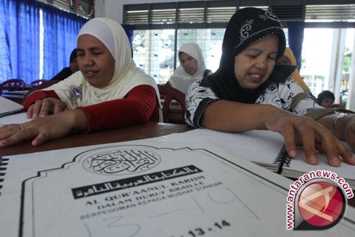 Puluhan Tunanetra Siapkan Pendakian Gunung Manglayang Bandung