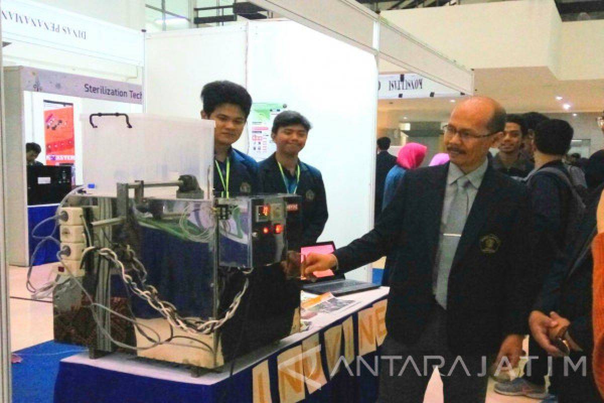 Lima Mahasiswa UB Ciptakan Alat Praktis Olahan Produk Kefir