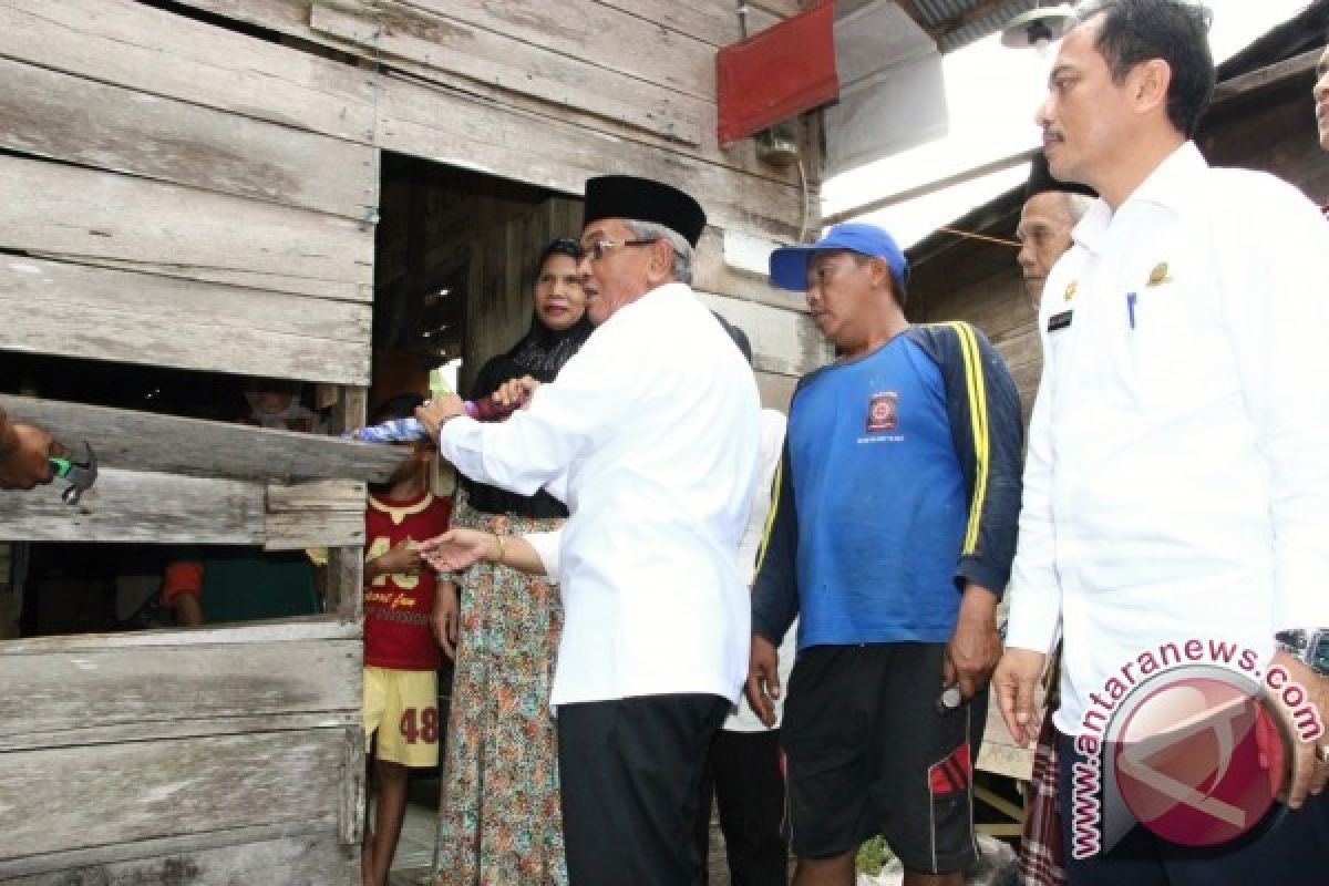 Bupati Bongkar Rumah Ibu Salmiah