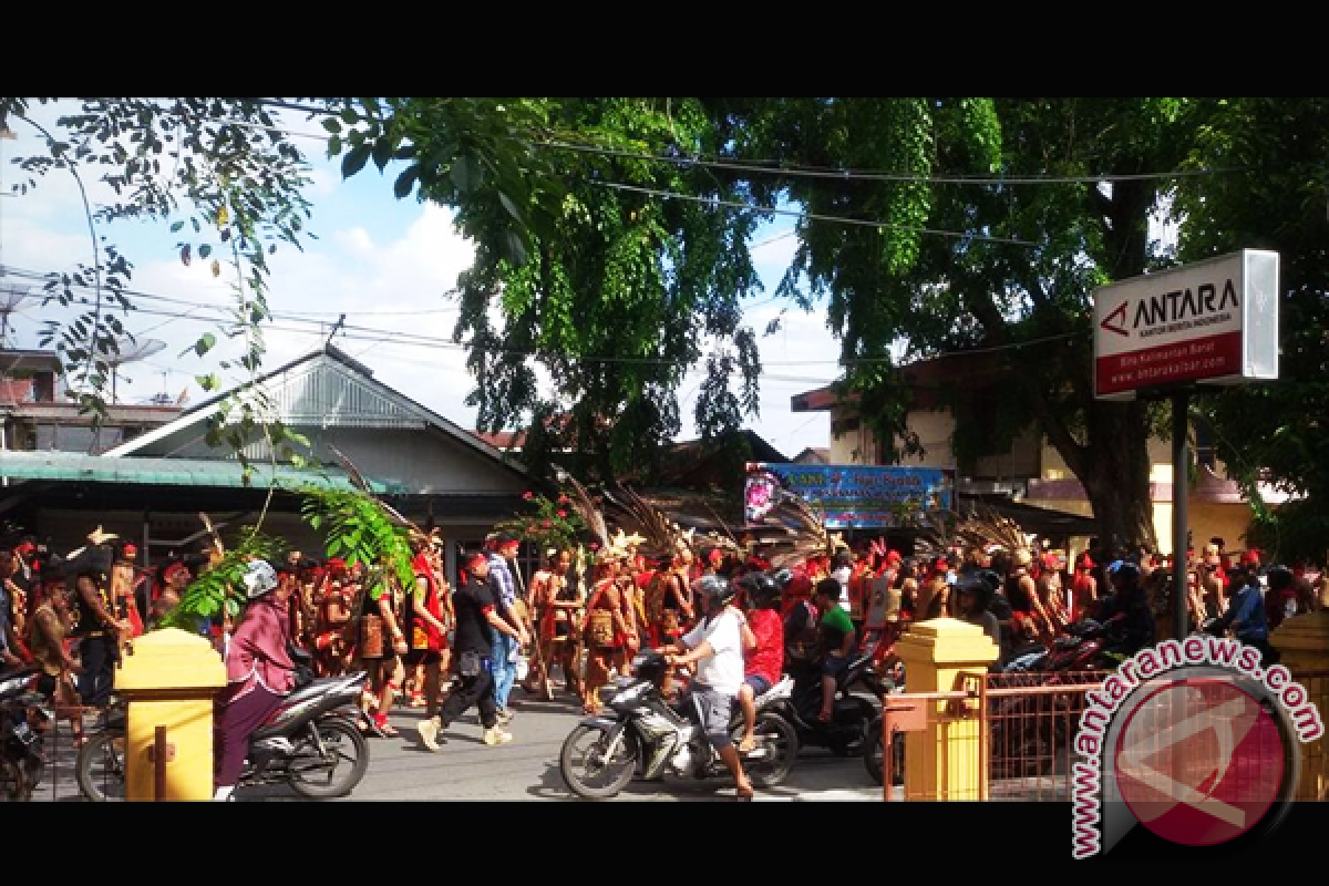 Cornelis : Pekan Gawai Dayak Aset Budaya Nasional