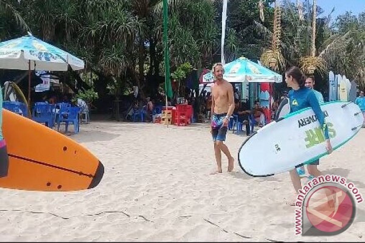 Kompetisi Surfing Jadi Daya Tarik Wisatawan