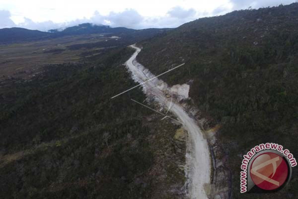 Masyarakat Gembira Rampungnya Jalan Trans Papua