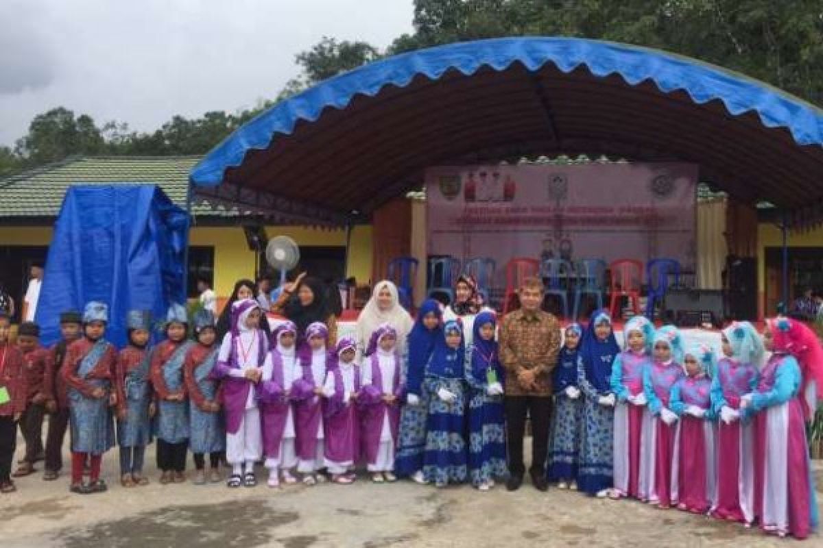 Festival Anak Sholeh Bartim Dibuka Resmi Bupati