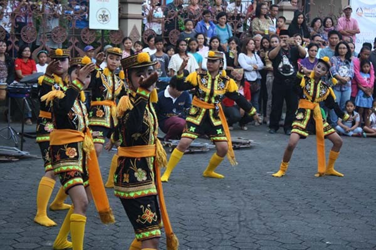 Seni Tradisi Sambut Peserta PKSN di Purwokerto