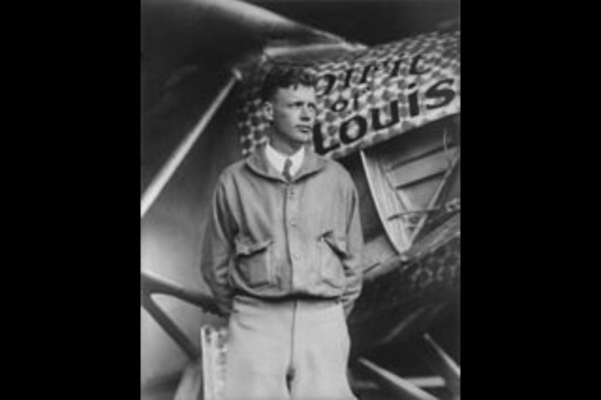 Kisah Charles Lindbergh yang ubah dunia penerbangan