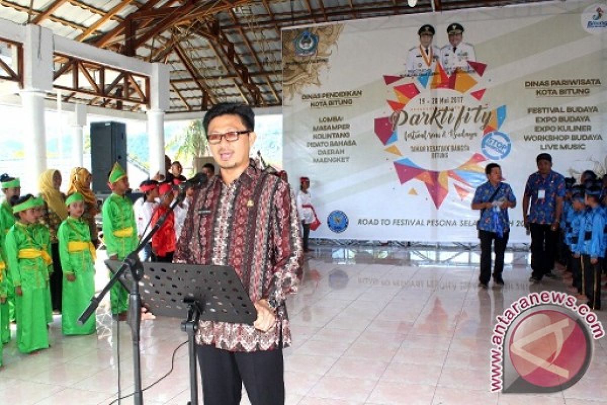 Sekda Kota Bitung Buka Kegiatan Seni Budaya .