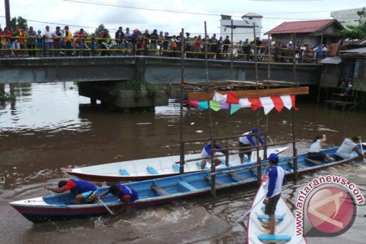 "Besei Kambe" Paling Ditunggu Pengunjung di Festival Isen Mulang