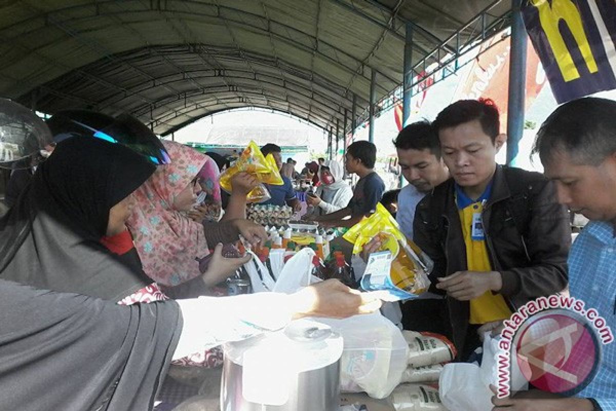 Warga Palu Serbu Bazar Ikan  Pasar Murah 