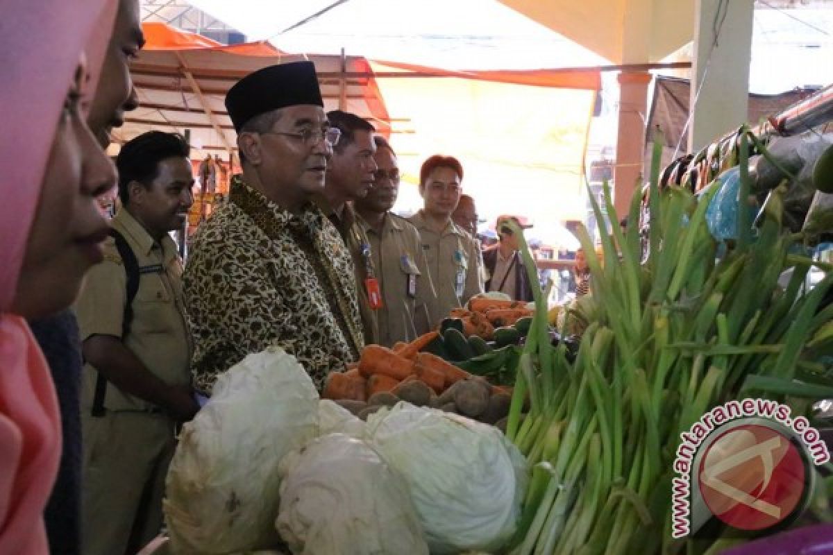  Bupati HSS Pantau Harga Pasar Kandangan