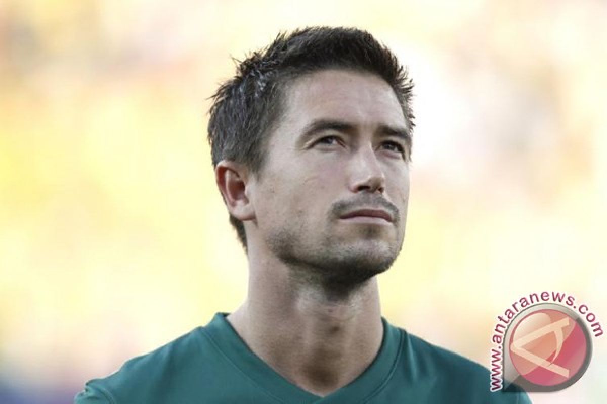 Harry Kewell menjadi pelatih Crawley Town