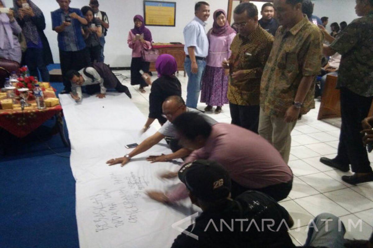 Mahasiswa di Surabaya Tolak Kepemimpinan DPD