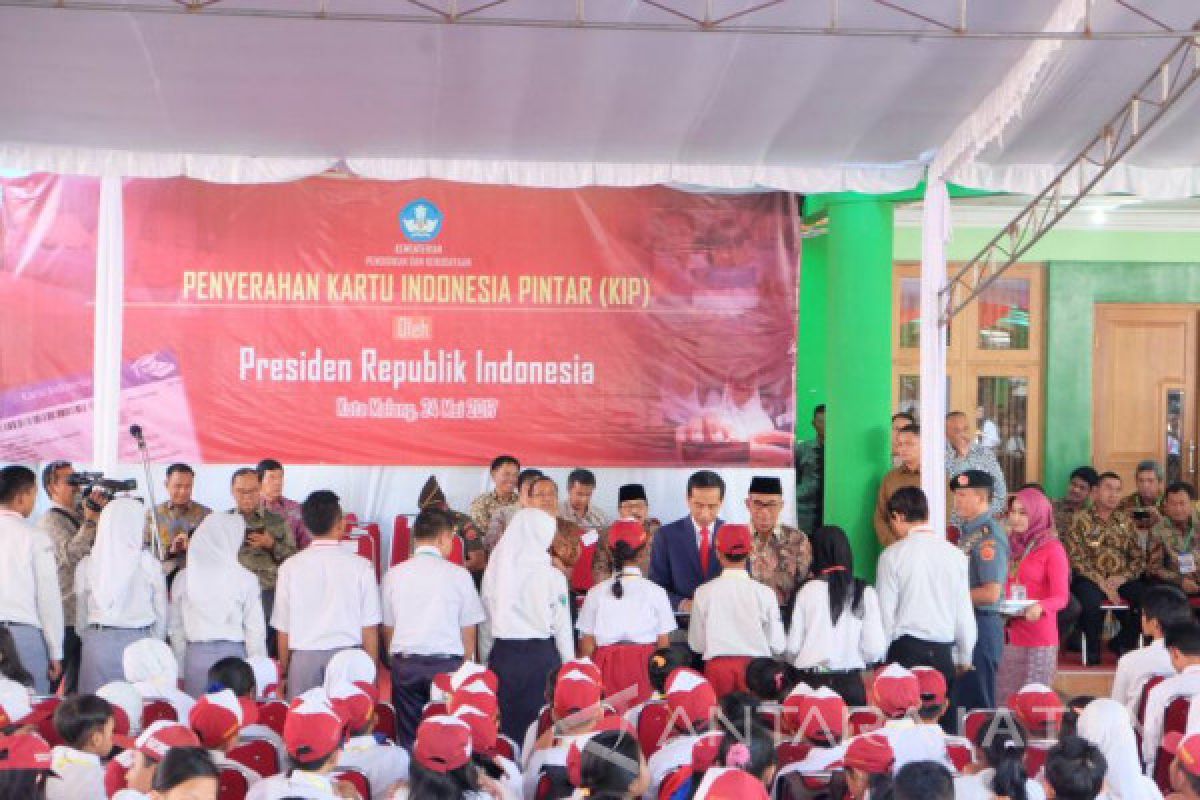 President Jokowi Embarks on Working Visit to Central, East Java