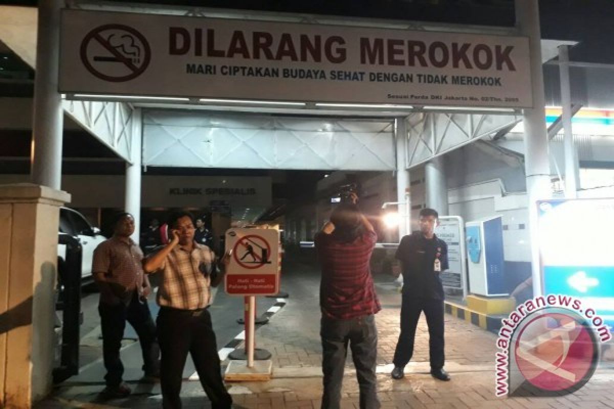 Ledakan Kampung Melayu; Ibunda Korban Datangi RS Premier