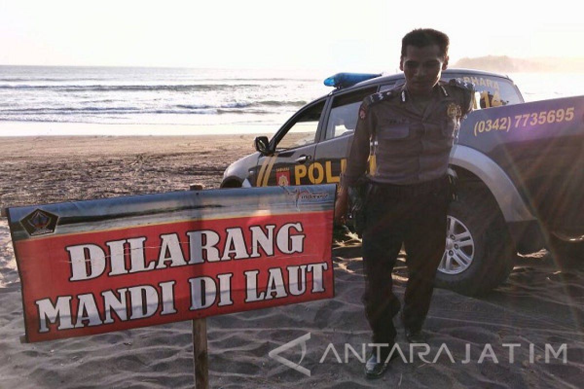 Polisi Cari Korban Tenggelam di Pantai Serang