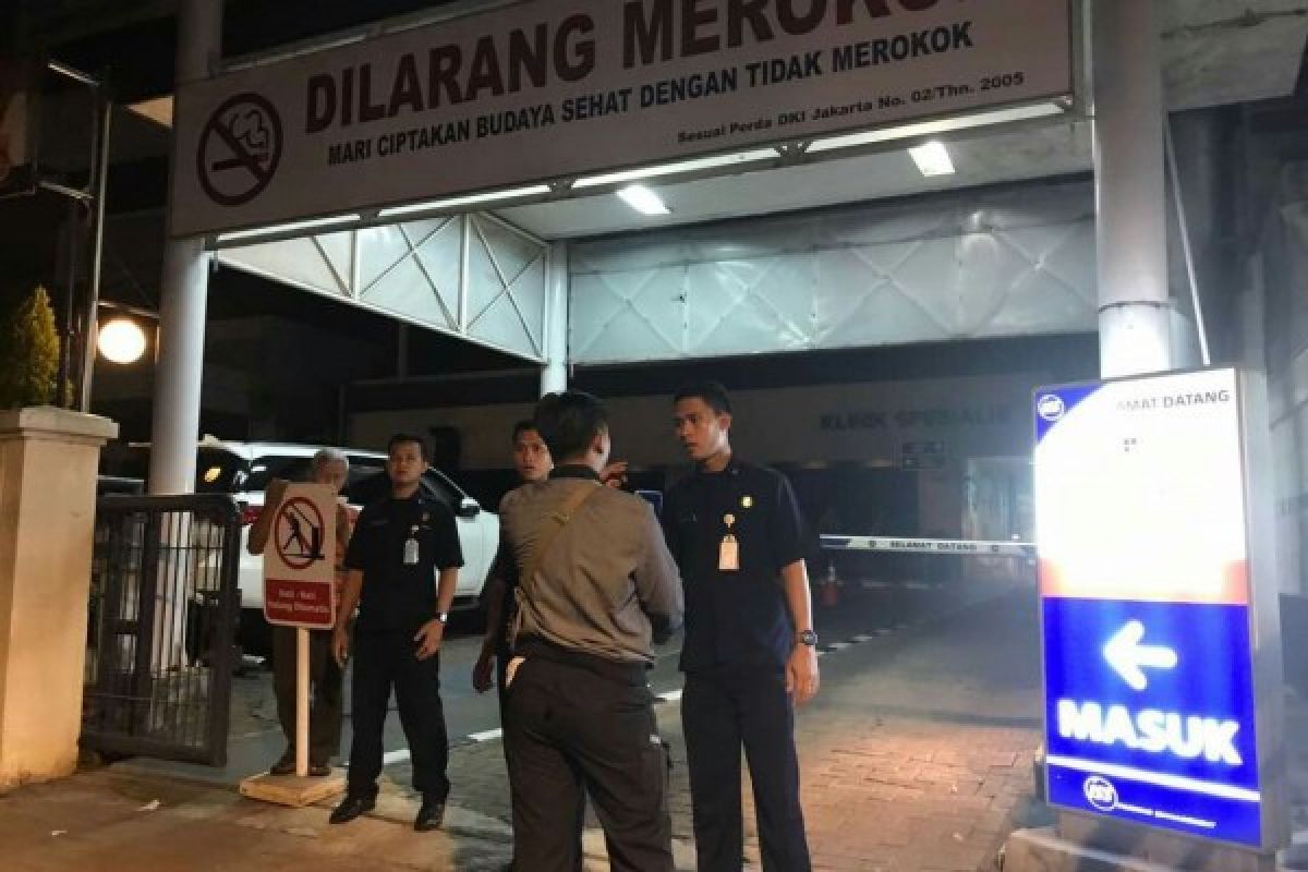 RS Premier Jatinegara mendapatkan penjagaan ketat pasca bom Kampung Melayu