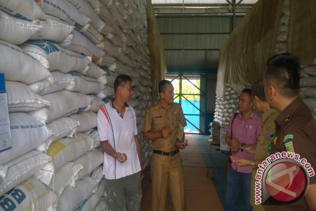 960 Kilogram Rastra Lakitan Tengah Pesisir Selatan Terendam Banjir