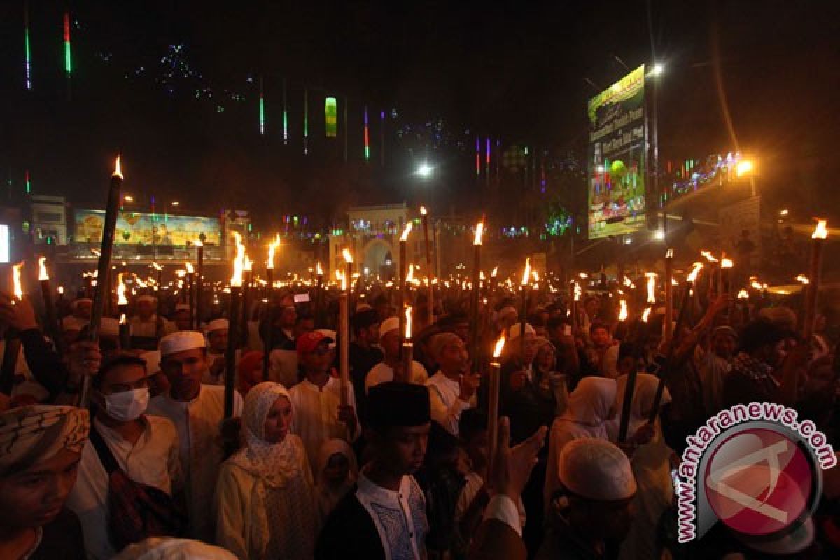 Ribuan muslim Pamekasan pawai obor sambut Ramadhan