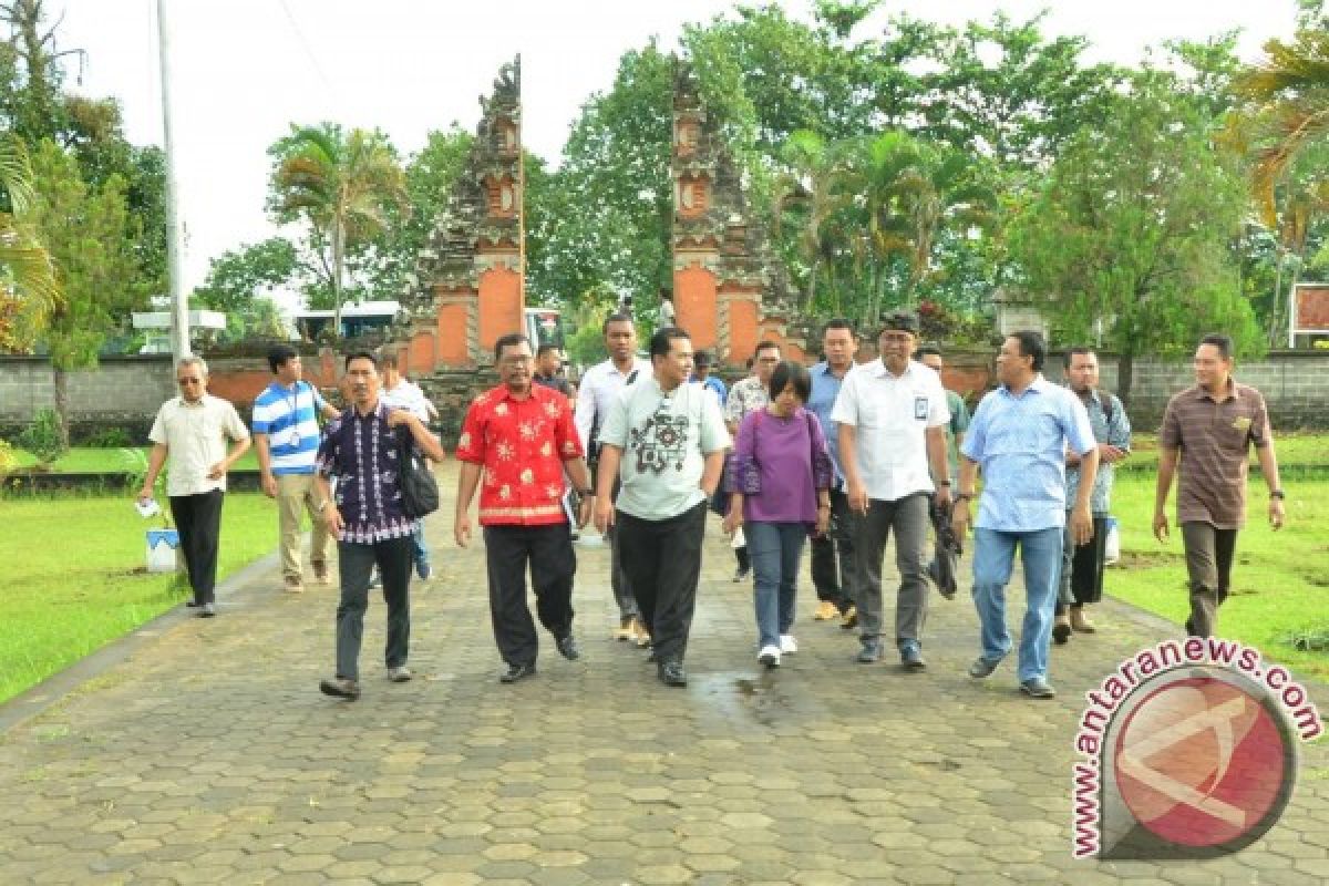 Kemenko Kemaritiman Tinjau Destinasi Wisata Lombok Barat