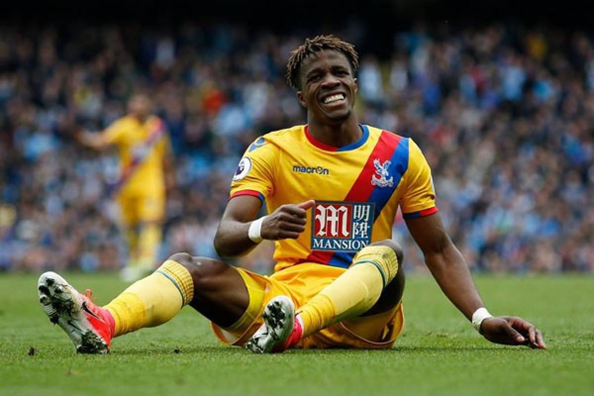 Zaha Teken Perpanjangan Kontrak Lima Tahun Di Palace