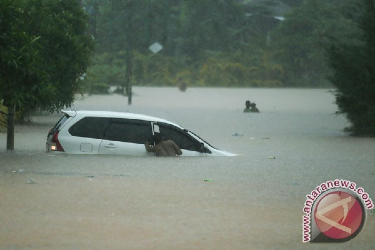 Tolitoli lumpuh akibat banjir