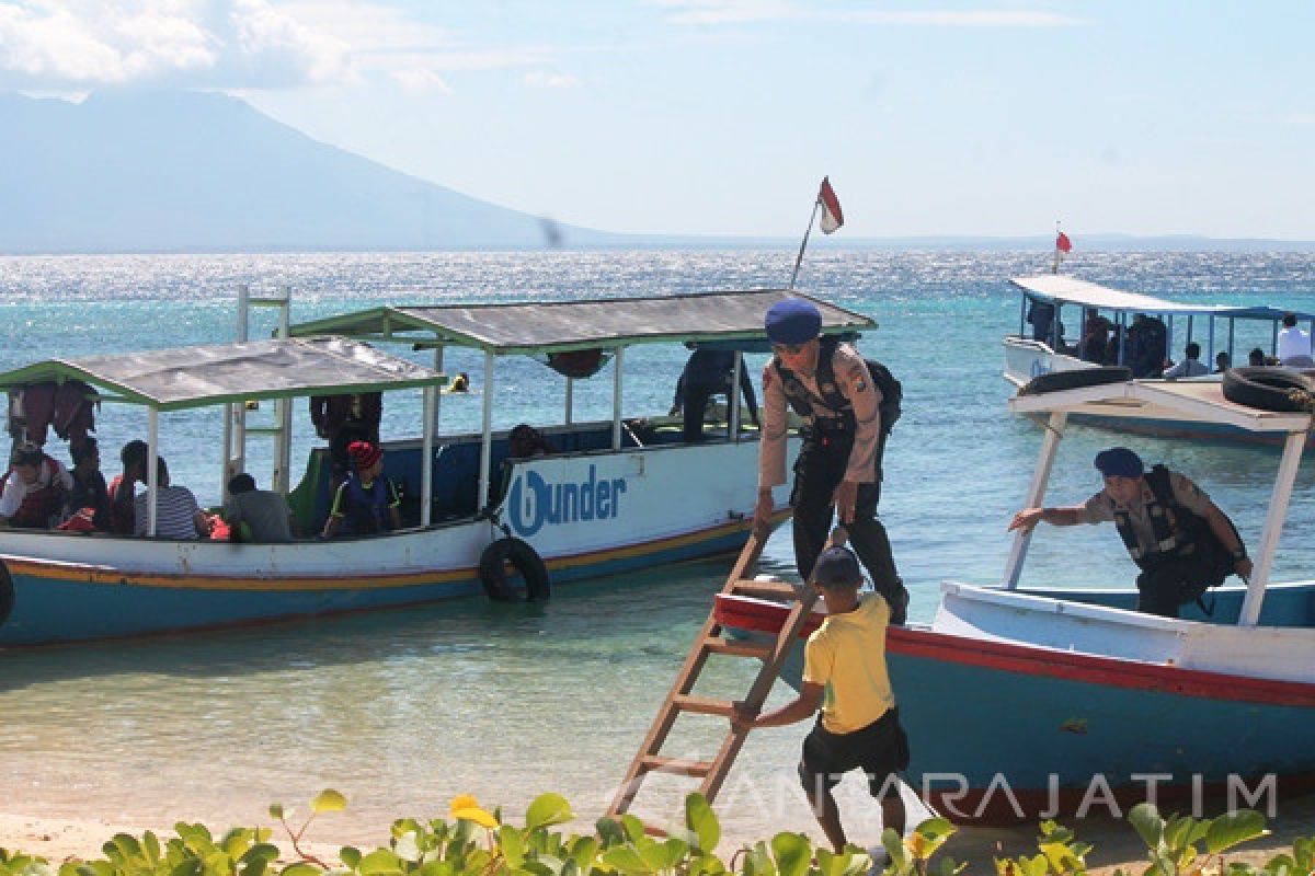 Ditpolairud Polda Jatim Patroli ke Pulau Tabuhan Banyuwangi