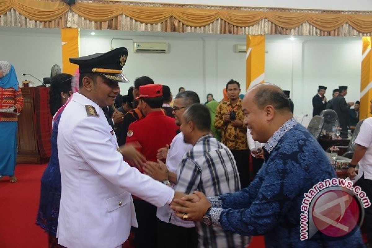 Bupati Bakhtiar Soroti Angka Kemiskinan di Tapteng