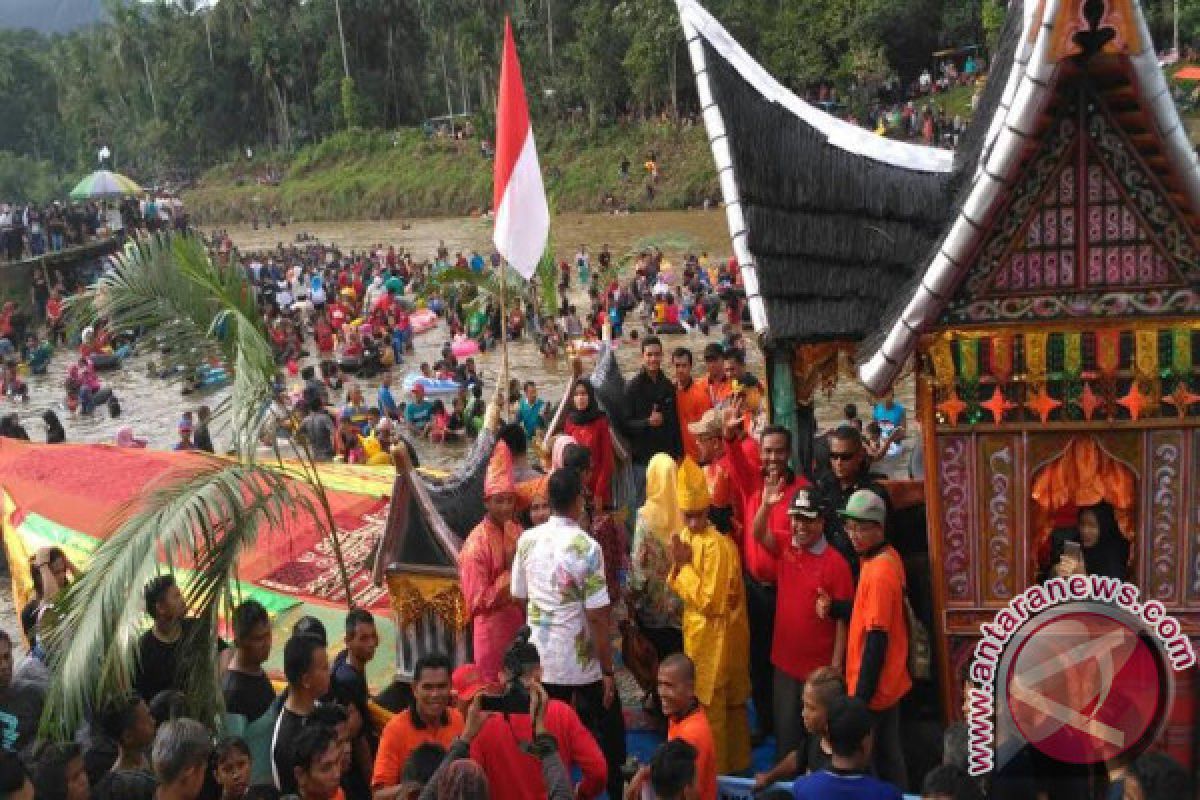 Ribuan Warga Pangkalan Laksanakan Tradisi Patang Balimau