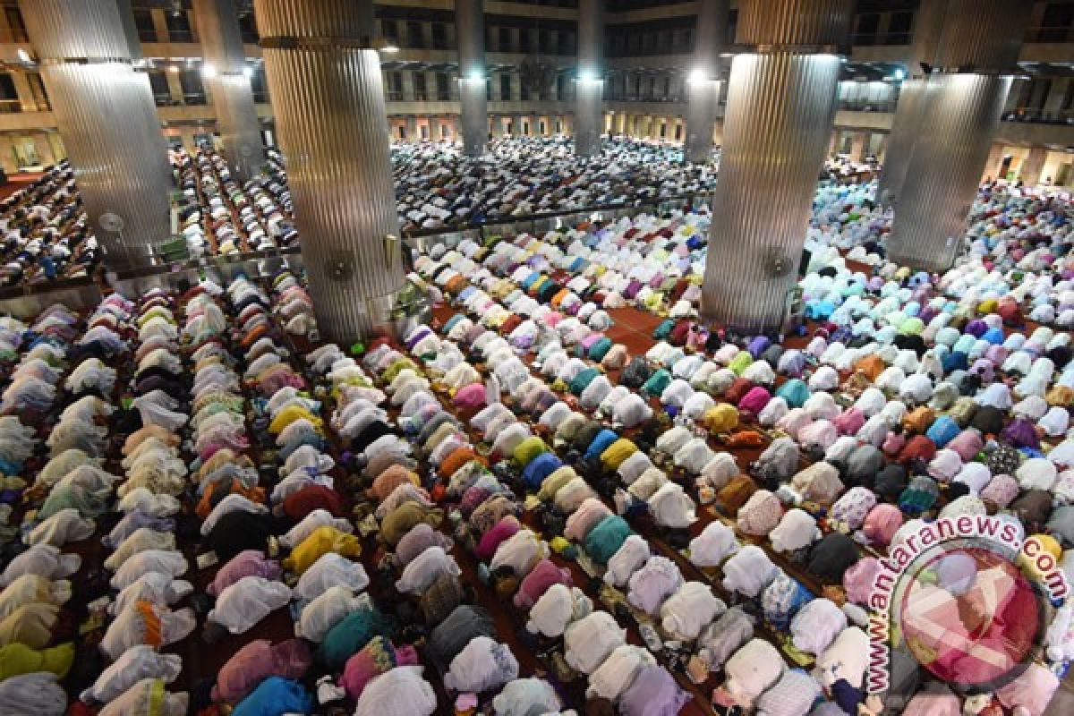 About 150,000 people expected to perform prayers at Istiqlal Mosque