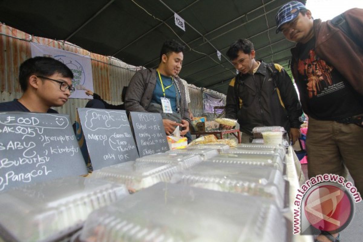 Warga Ramai Kunjungi Kampung Kreatif Ramadhan 2017