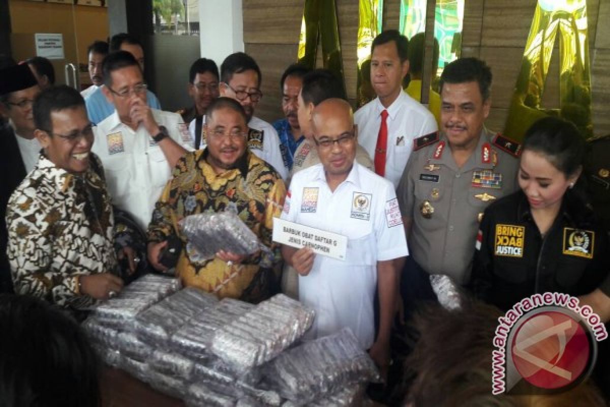 Penangkapan Pengedar Narkoba Gegerkan Jamaah Masjid