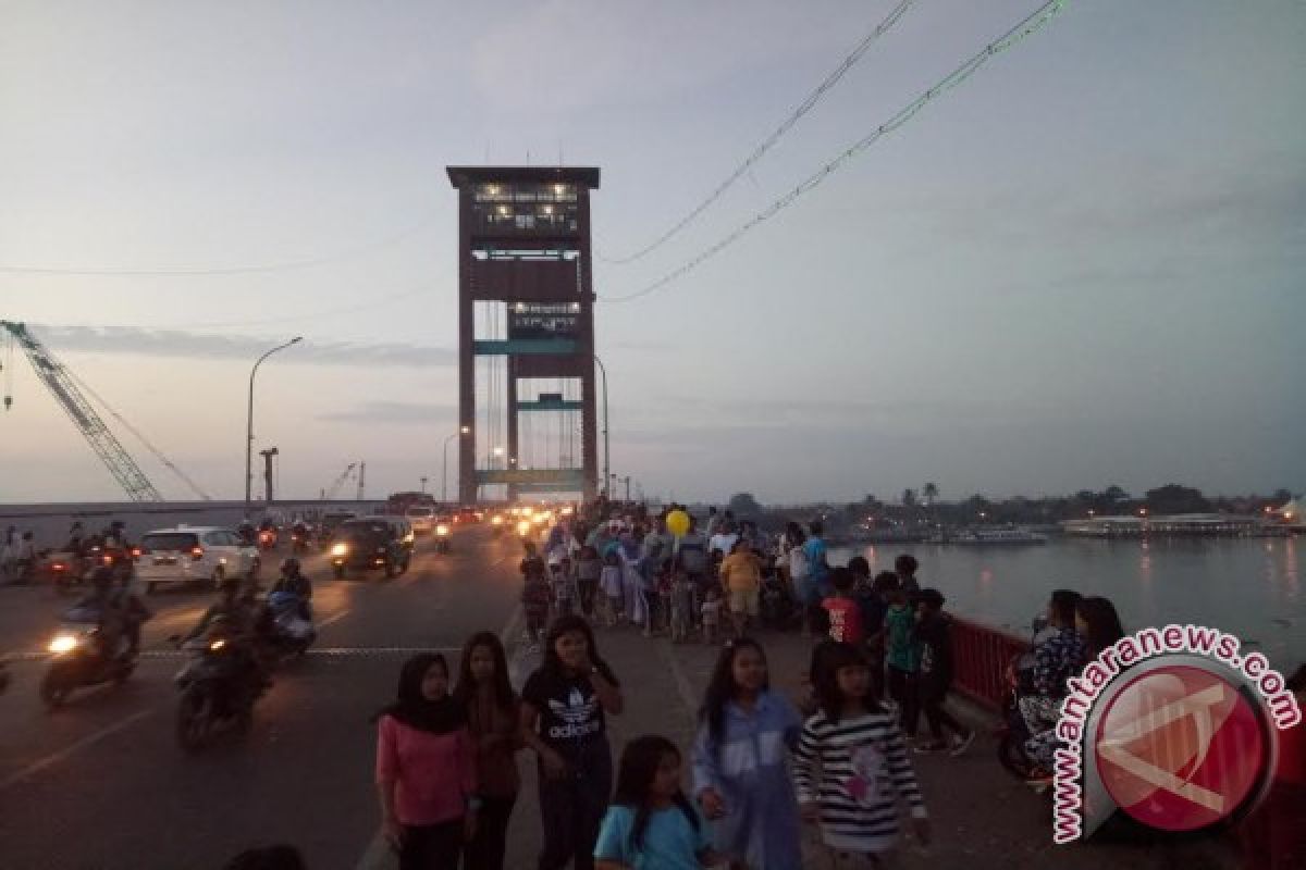 Jembatan Ampera - BKB titik utama asmara subuh 