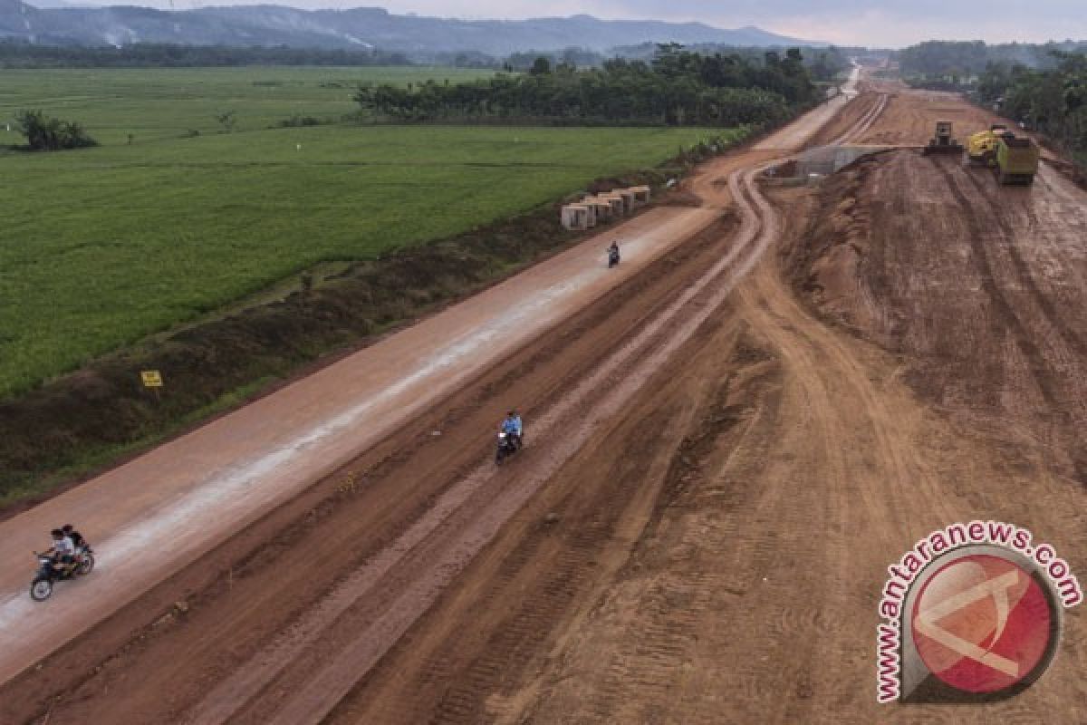 Pembangunan tol Batang-Semarang perlu percepatan